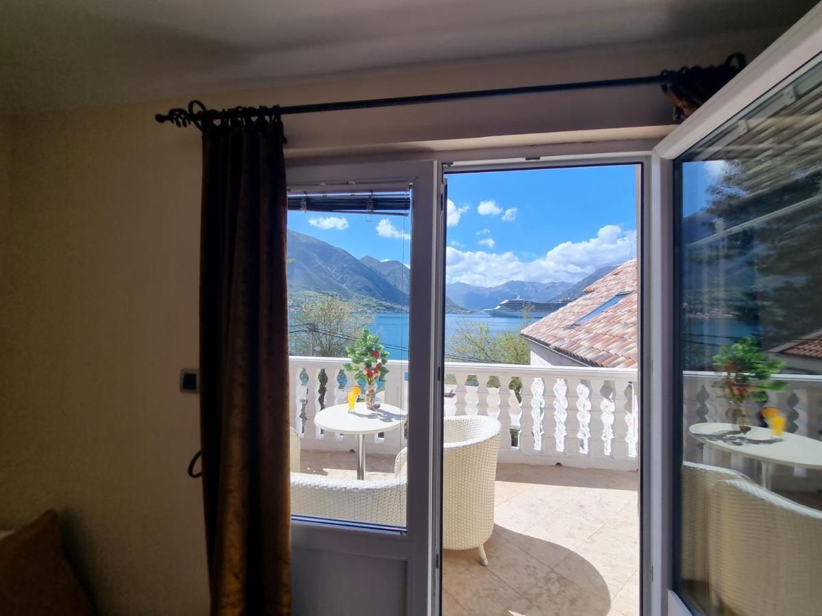 Lovely Apartment Jovan 3,With A View Of The Bay And Free Wi-Fi Kotor Eksteriør billede